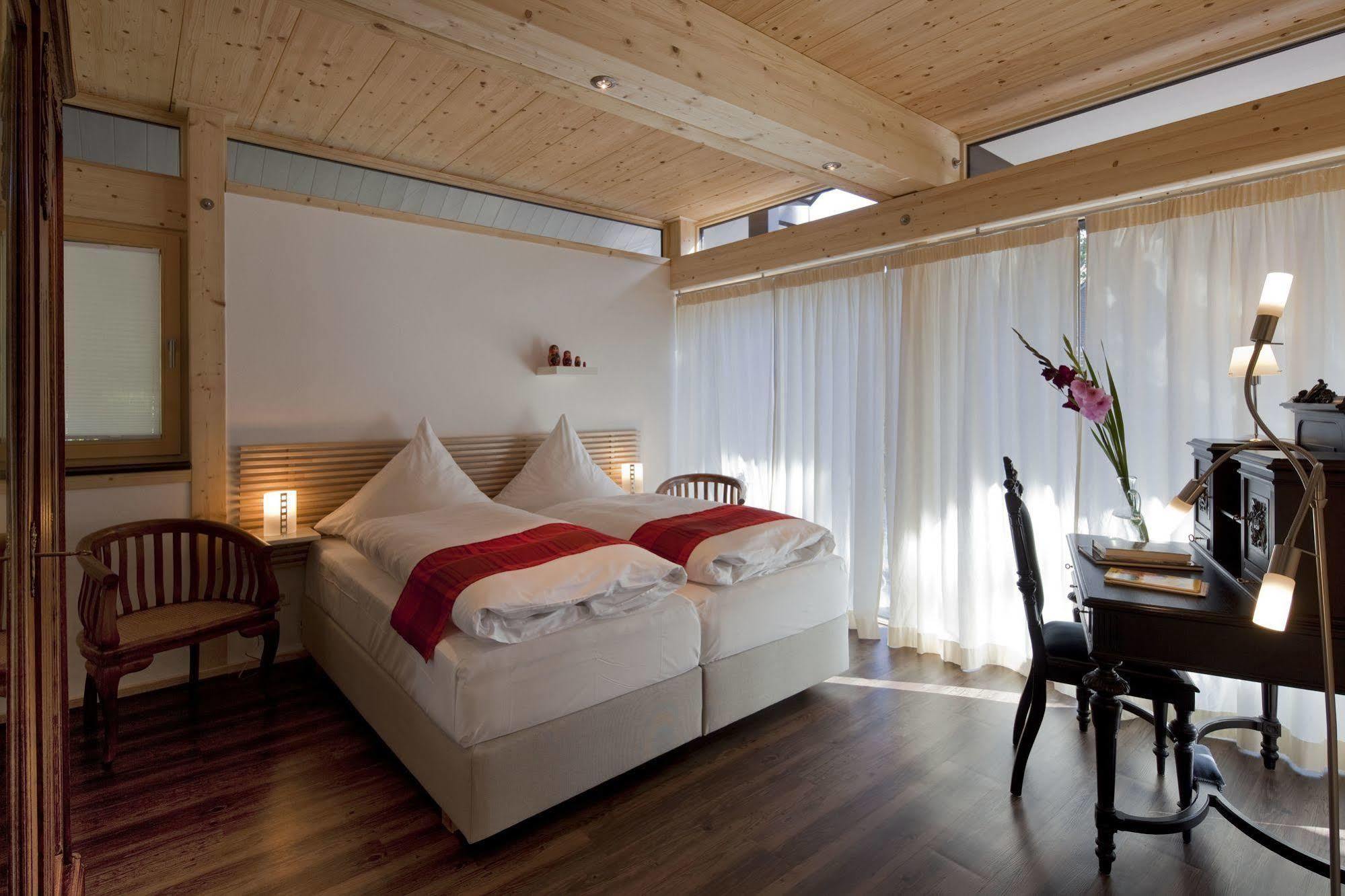 Vivere Ad Parcum - Bed And Breakfast Krefeld Bagian luar foto