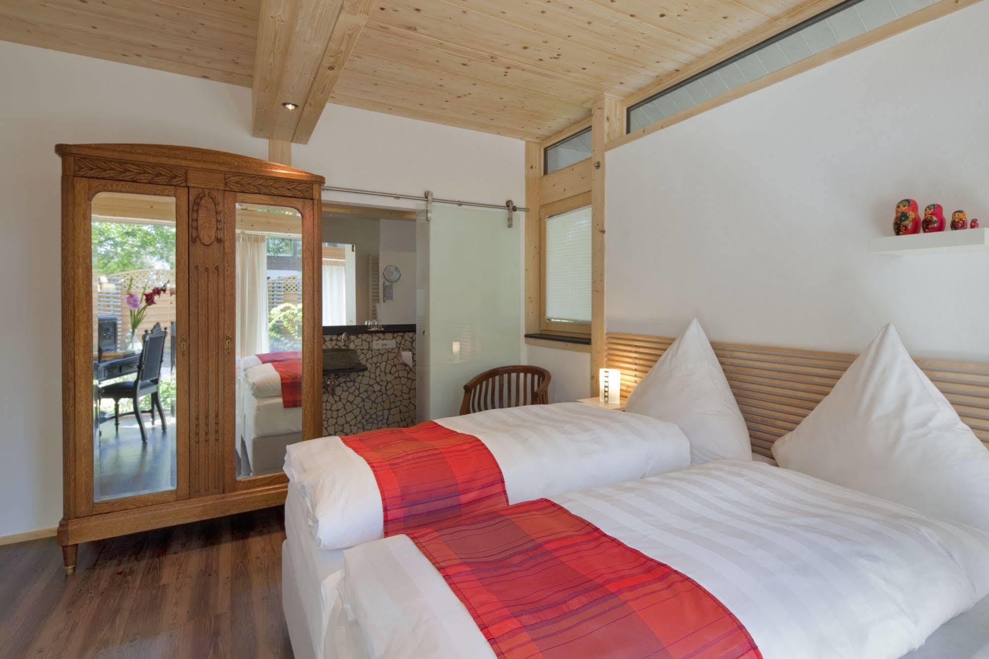 Vivere Ad Parcum - Bed And Breakfast Krefeld Bagian luar foto